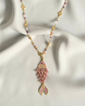 Collar pez koi rosa