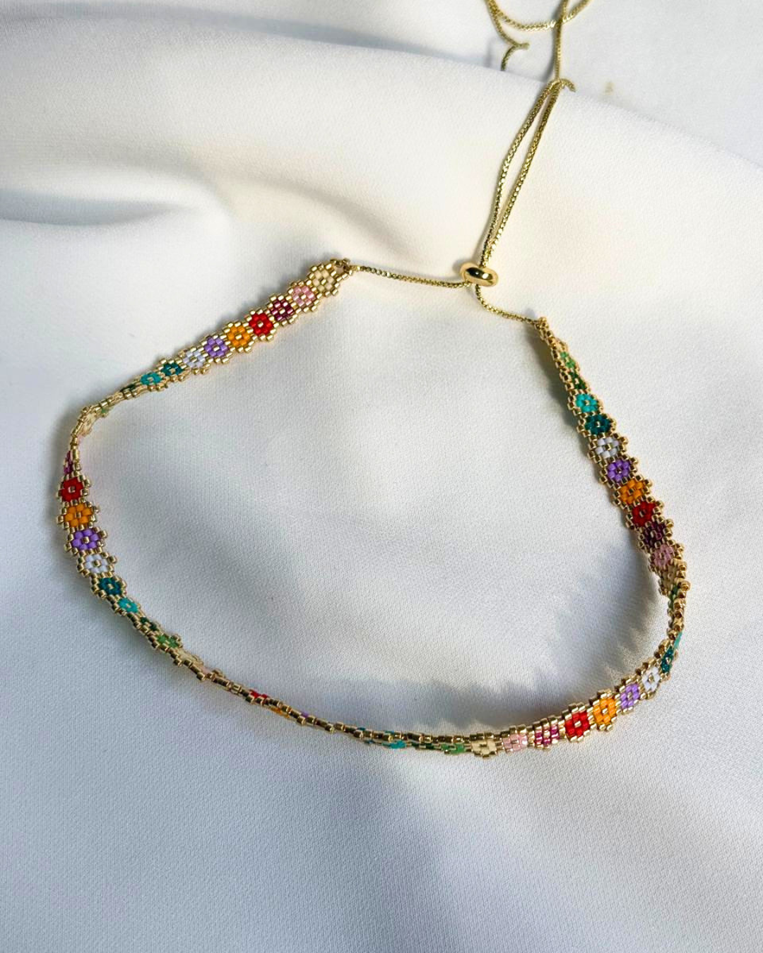 Collar gargantilla floral