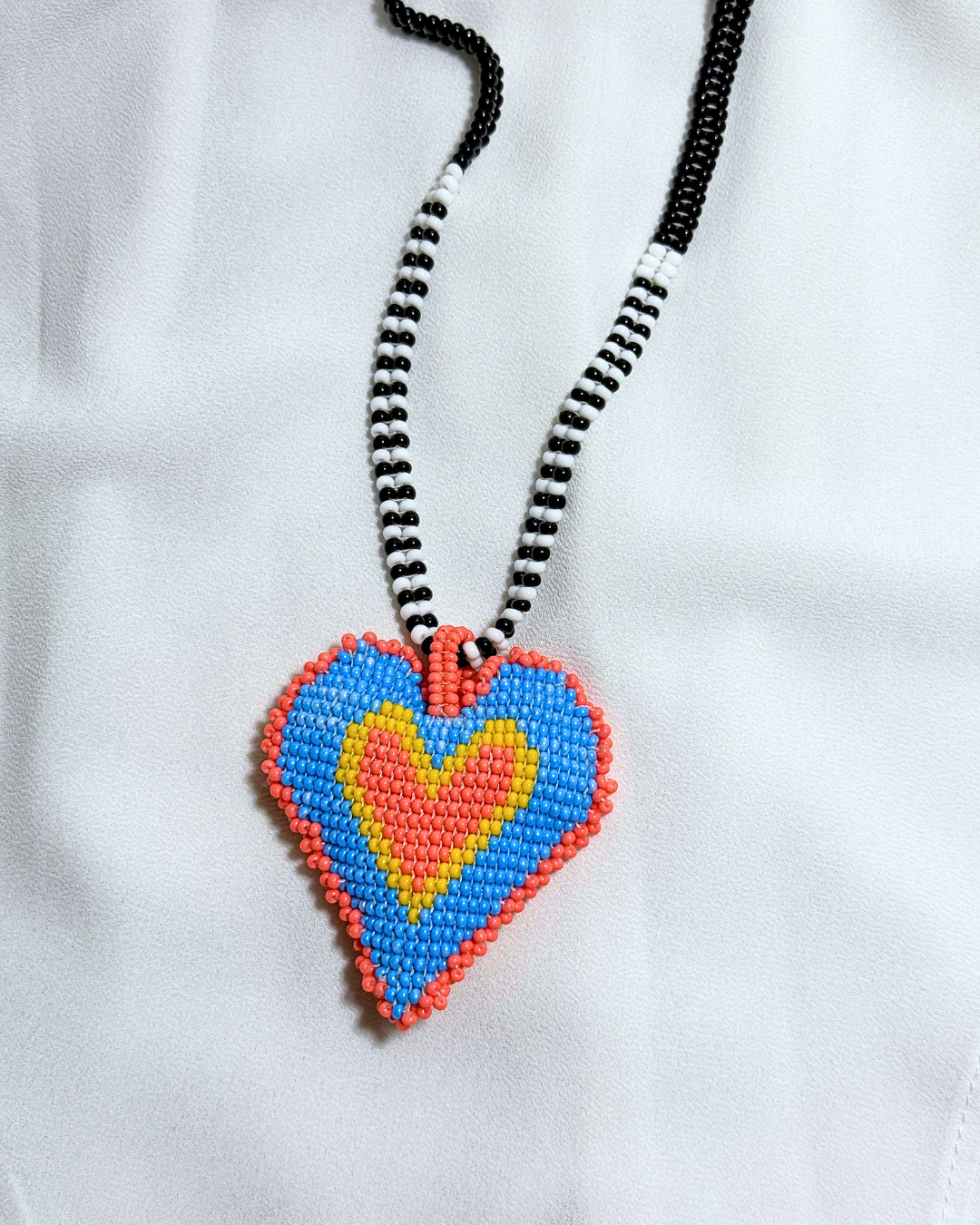 Collar chunky azul con naranja